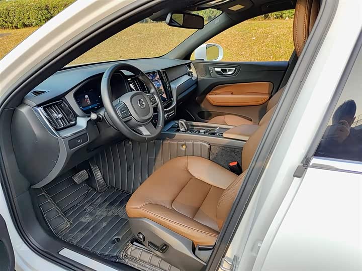 Фото 7 - Volvo XC60