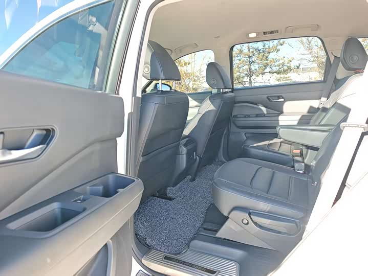 Фото 3 - Nissan Pathfinder