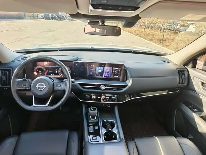 Фото 4 - Nissan Pathfinder