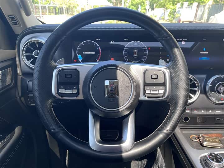 Фото 8 - Tank 300