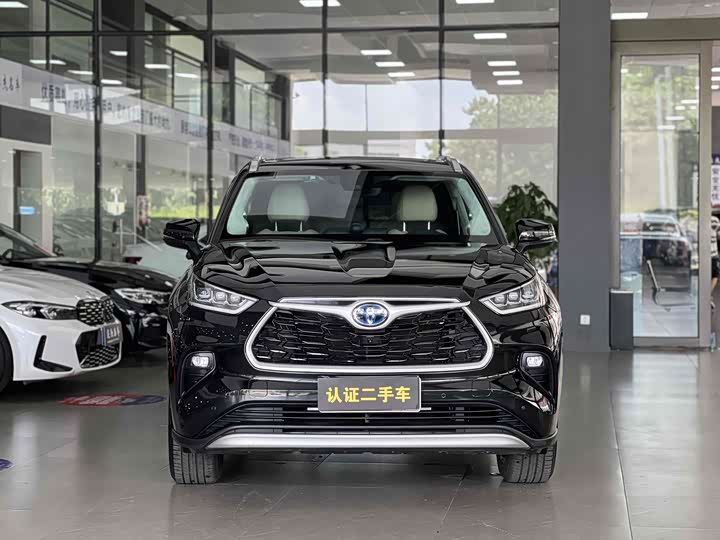 Фото 2 - Toyota Highlander