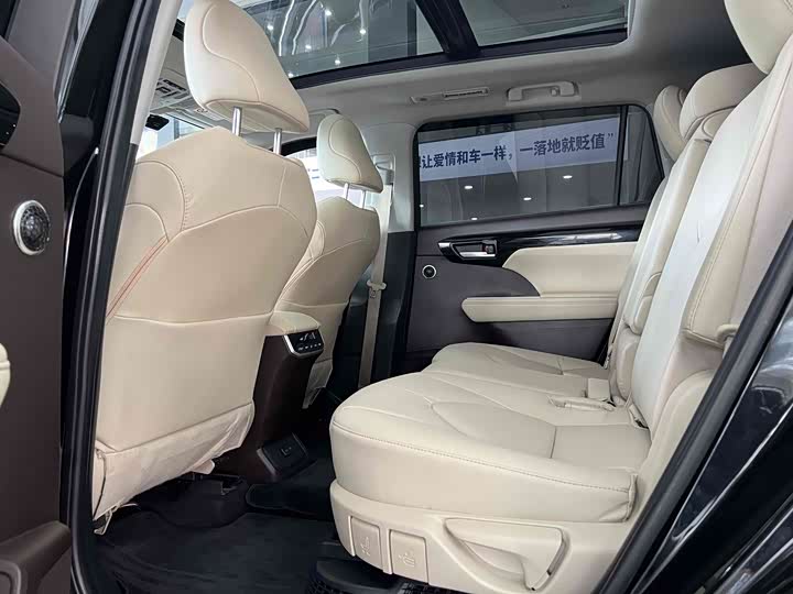 Фото 5 - Toyota Highlander