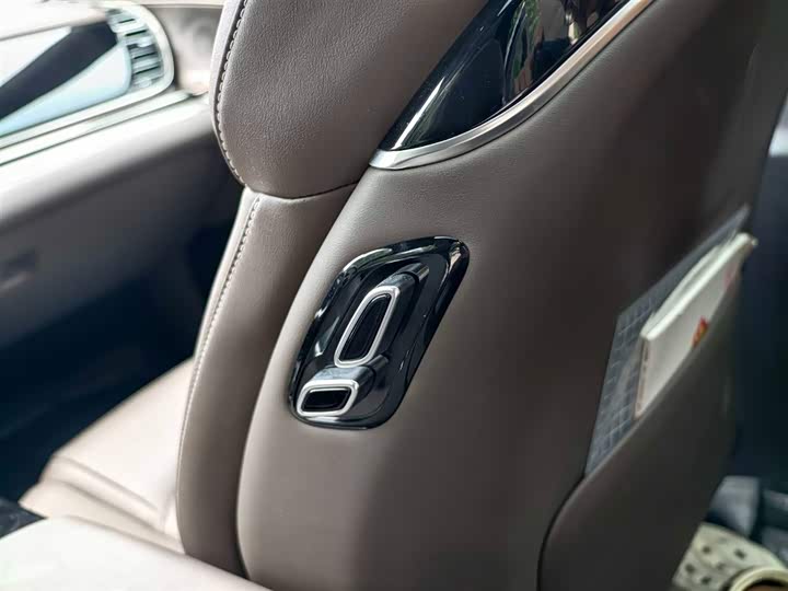 Фото 8 - BYD Han