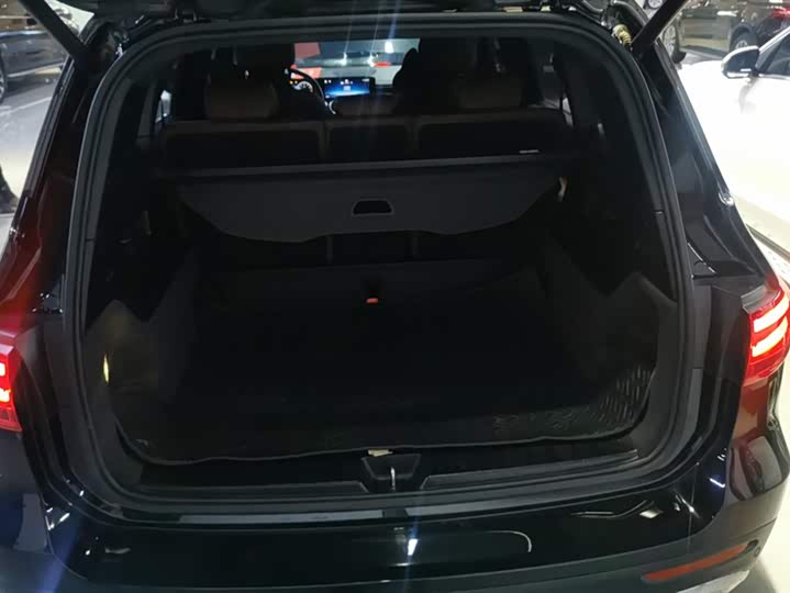 Фото 4 - Mercedes-Benz GLB-Class