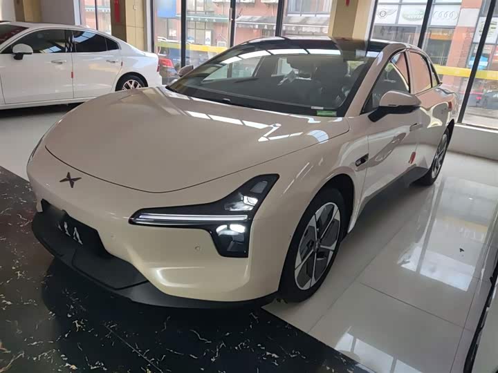 Фото 1 - XPeng Mona M03