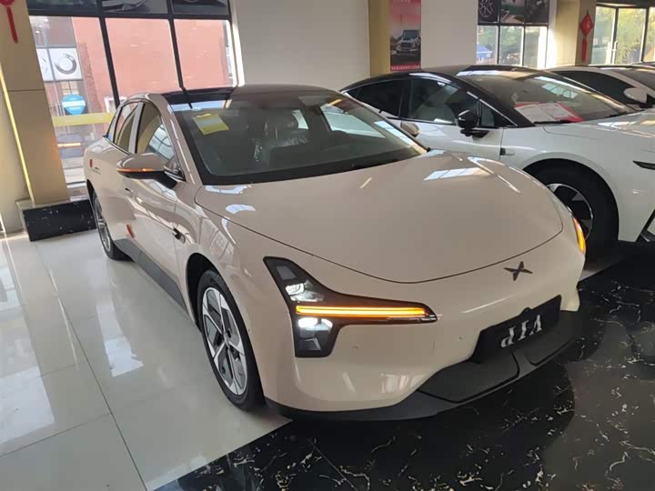 Фото 4 - XPeng Mona M03