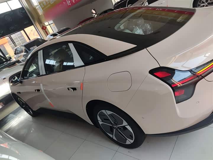 Фото 5 - XPeng Mona M03