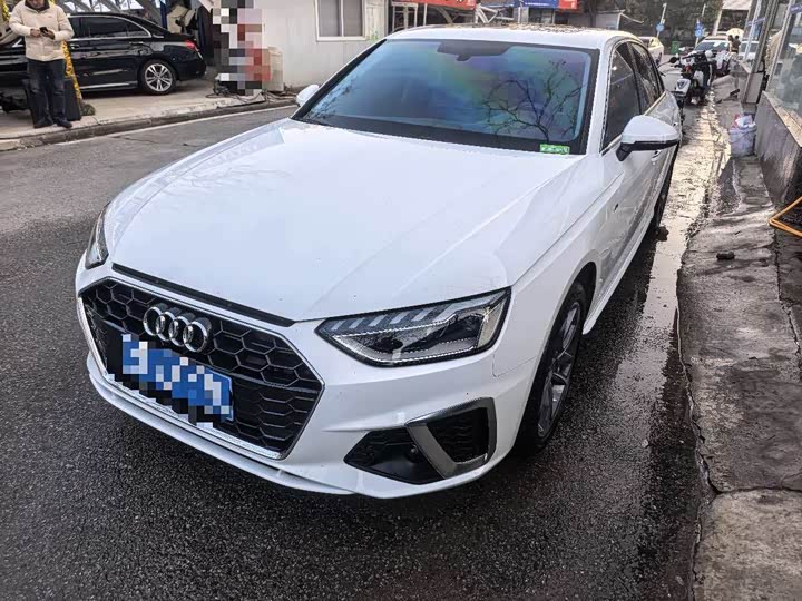 Фото 1 - Audi A4L