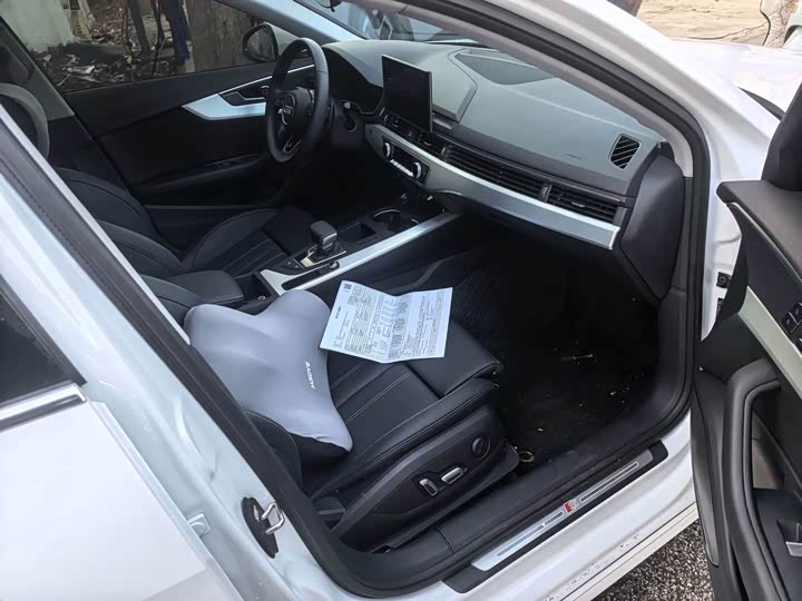 Фото 4 - Audi A4L