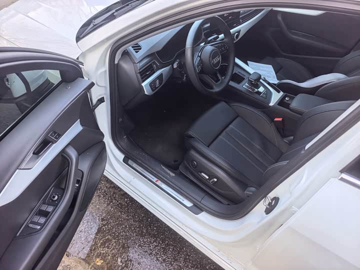 Фото 5 - Audi A4L