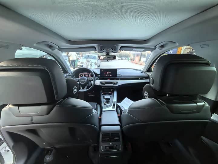 Фото 9 - Audi A4L