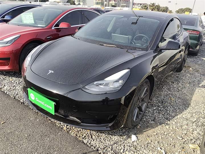 Фото 1 - Tesla Model 3