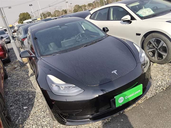 Фото 4 - Tesla Model 3