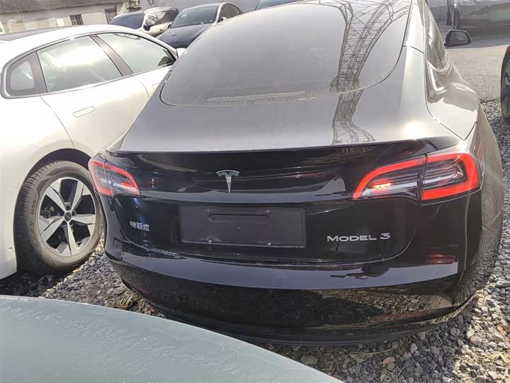 Фото 6 - Tesla Model 3