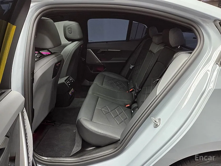 Фото 14 - BMW 5 Series