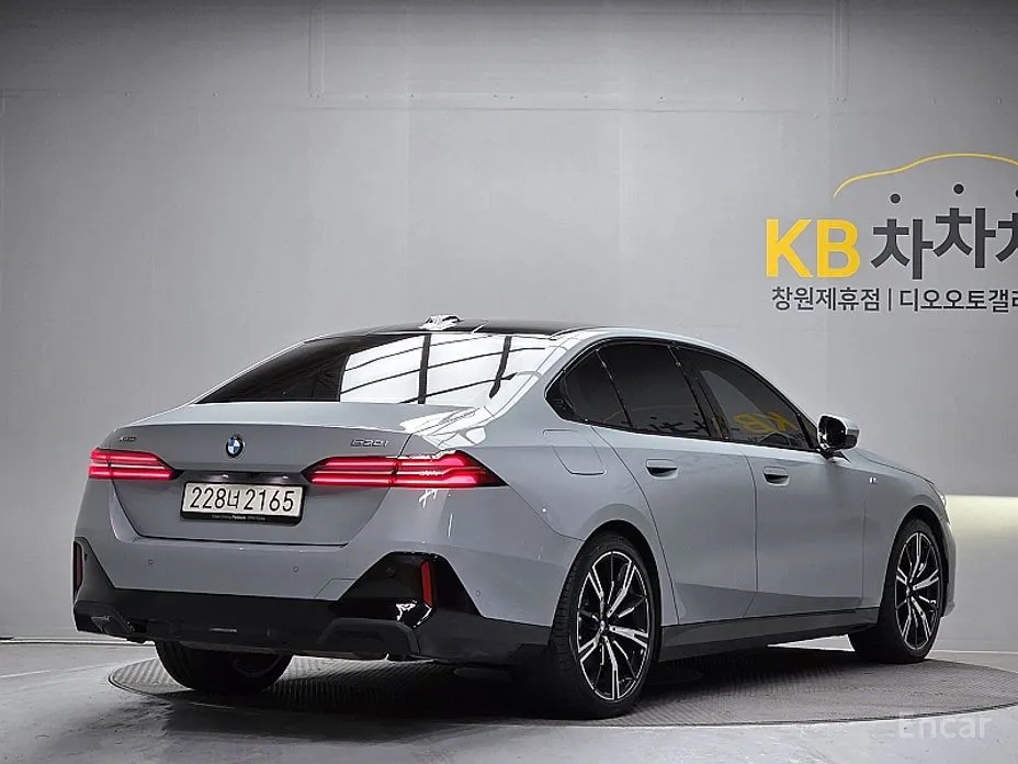 Фото 2 - BMW 5 Series