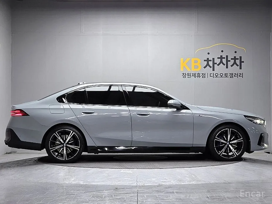 Фото 7 - BMW 5 Series