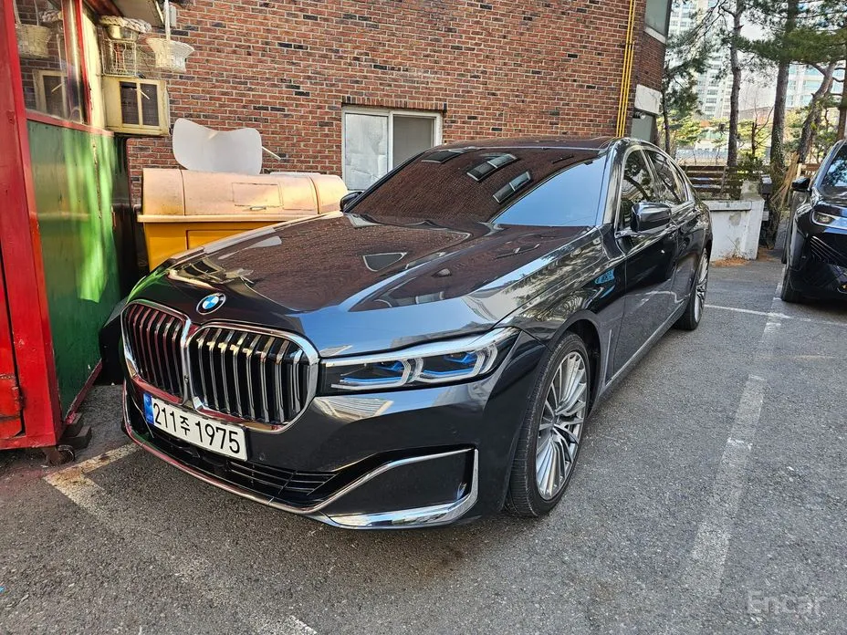 Фото 1 - BMW 7 Series
