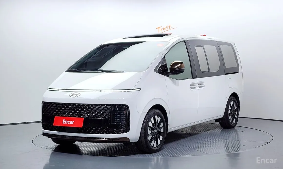 Фото 1 - Hyundai Staria