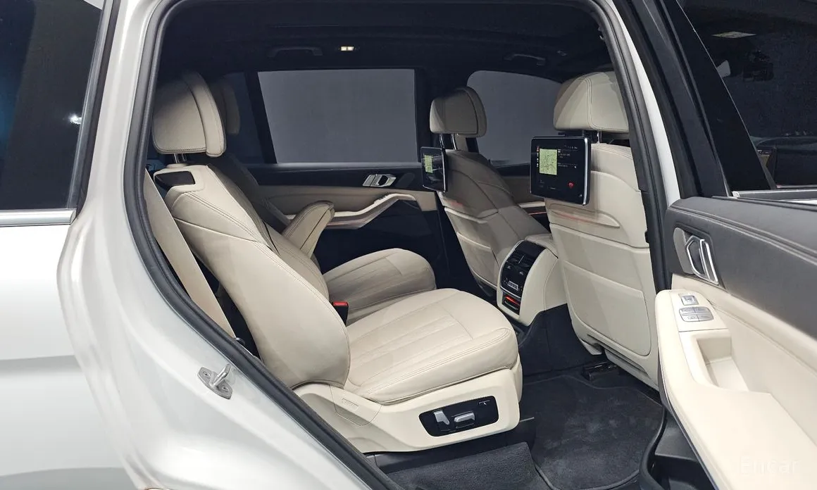 Фото 12 - BMW X7