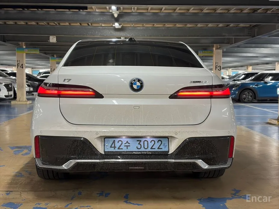 Фото 4 - BMW i7