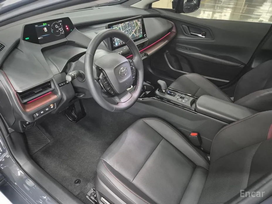 Фото 10 - Toyota Prius