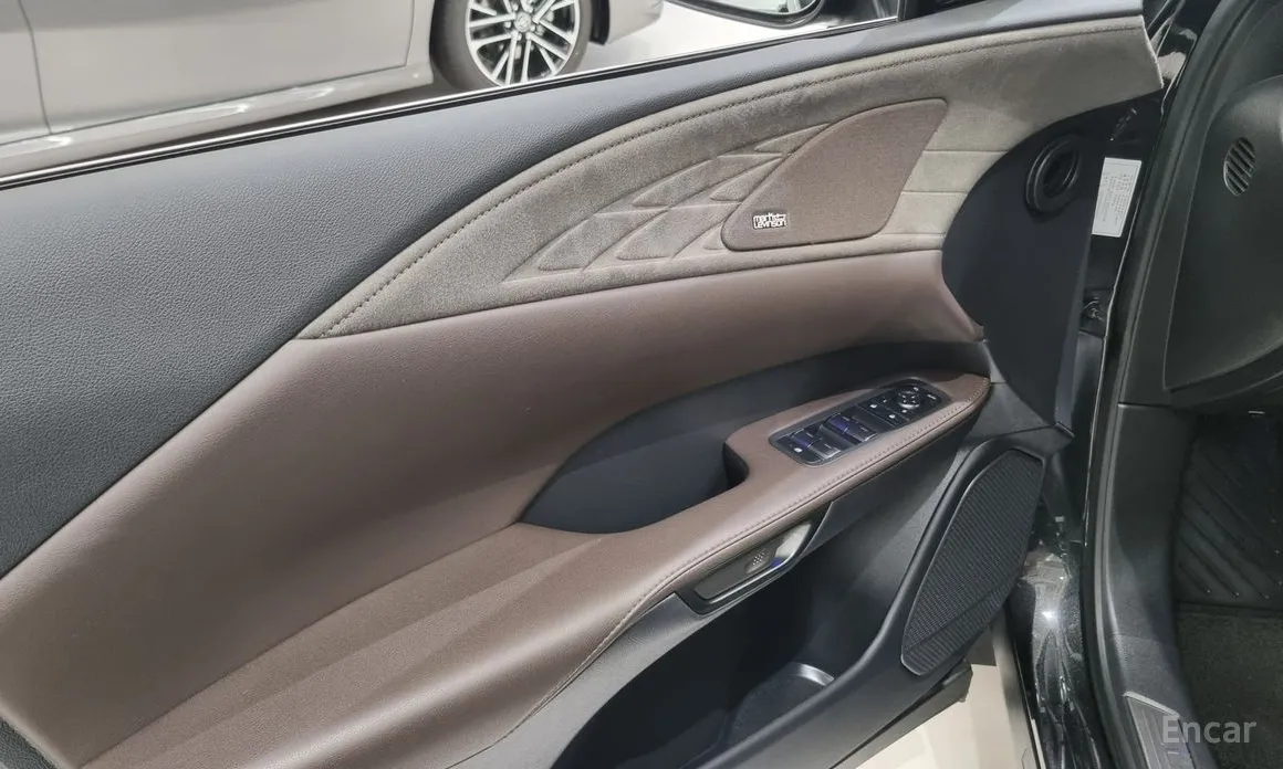 Фото 12 - Lexus RX