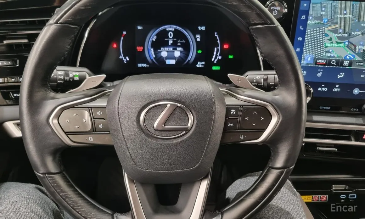 Фото 16 - Lexus RX