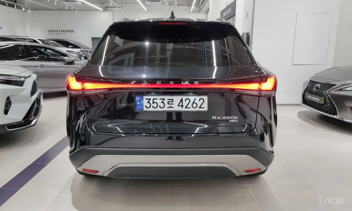 Фото 4 - Lexus RX