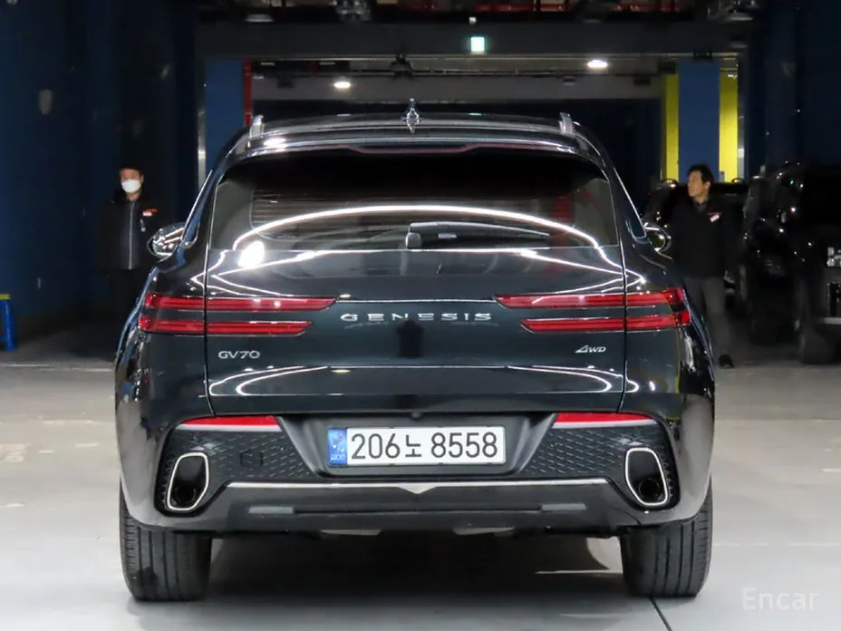 Photo 3 - Genesis GV70