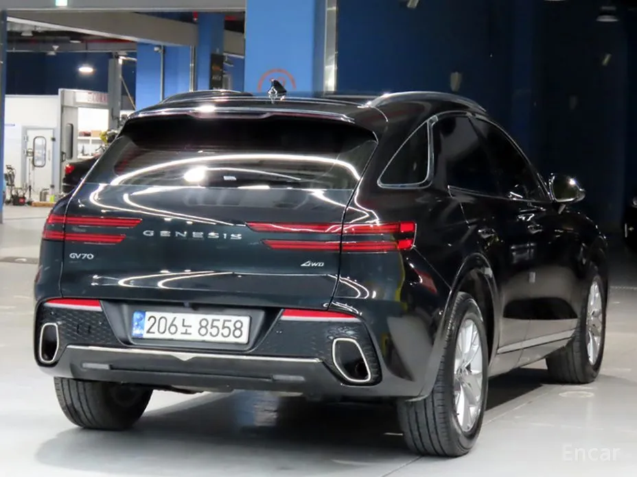 Photo 4 - Genesis GV70