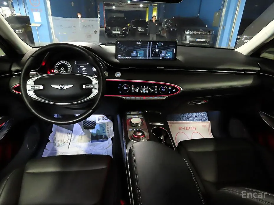 Photo 5 - Genesis GV70