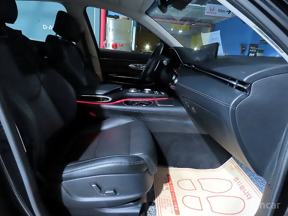 Photo 8 - Genesis GV70