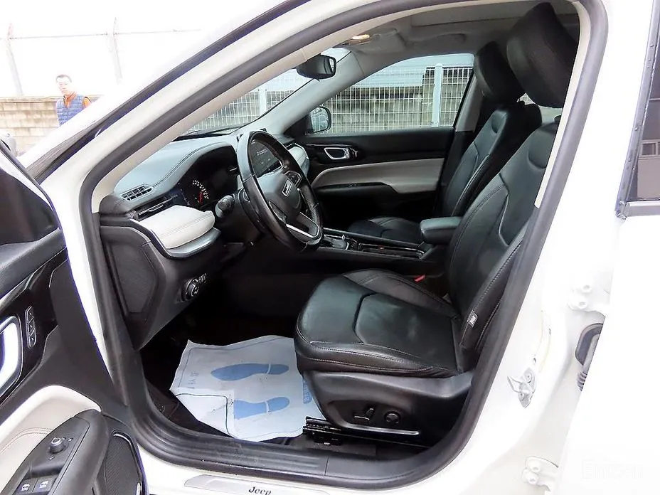 Фото 5 - Jeep Compass