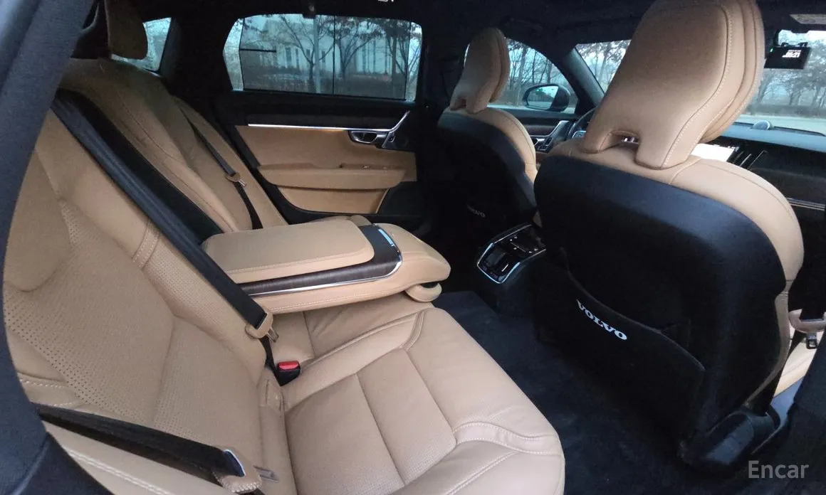 Фото 14 - Volvo S90