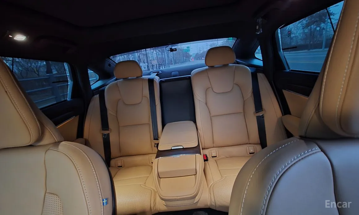 Фото 15 - Volvo S90