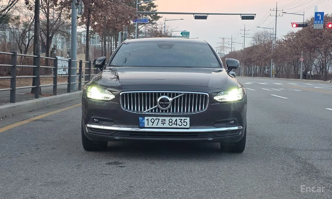 Фото 3 - Volvo S90
