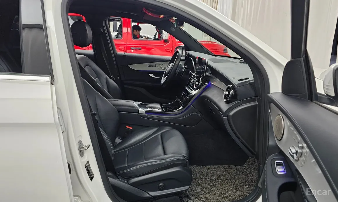 Фото 11 - Mercedes-Benz GLC-Class