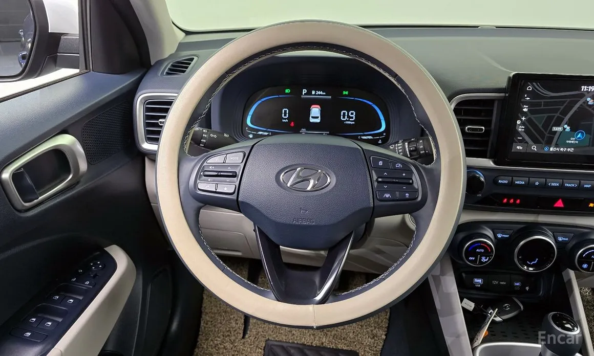 Фото 14 - Hyundai Venue