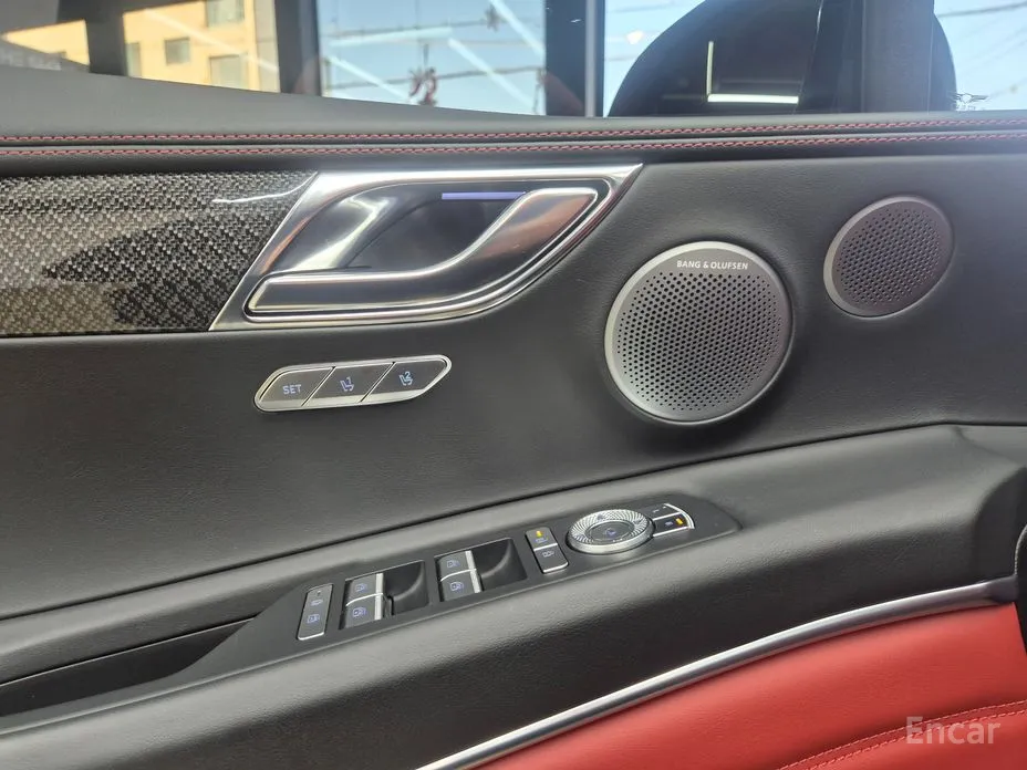 Фото 16 - Genesis GV80