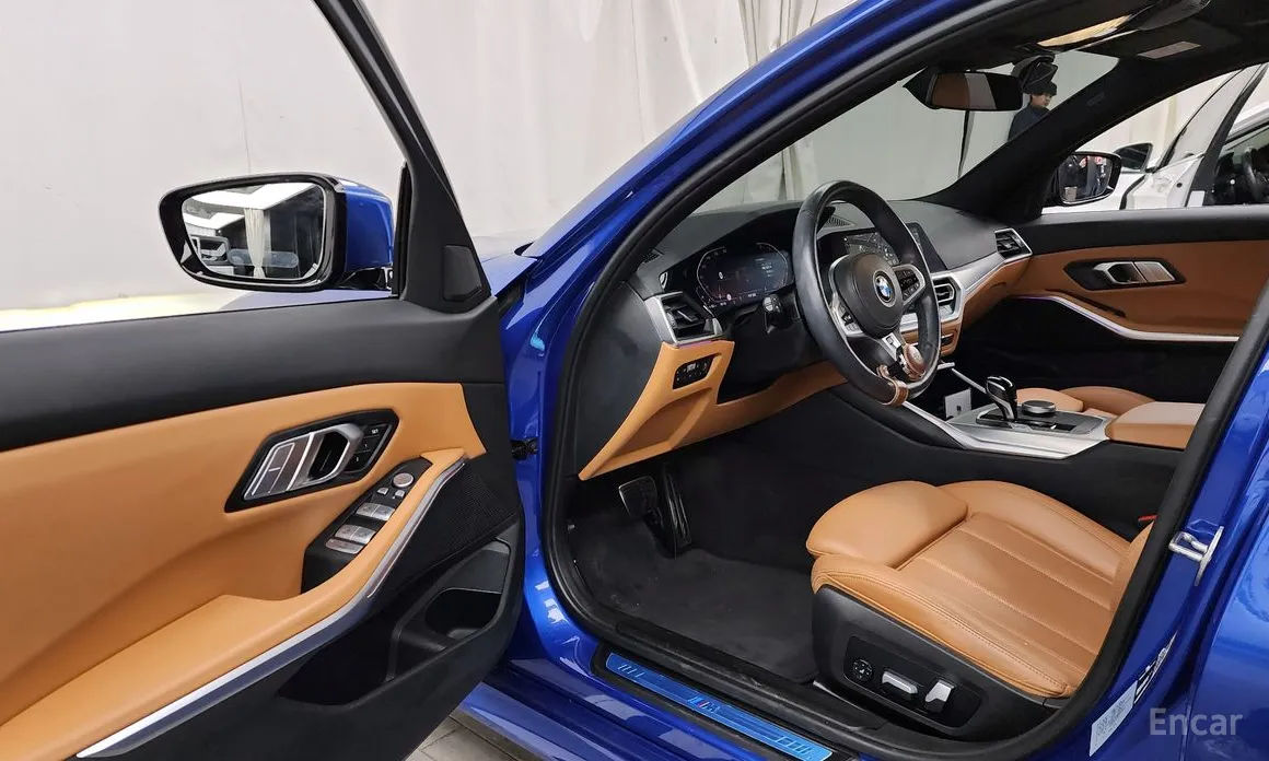 Photo 10 - BMW 3 Series