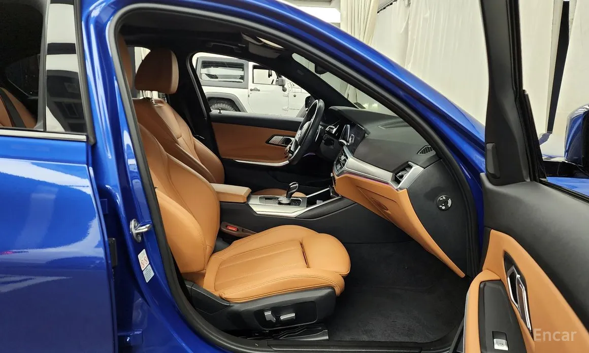 Photo 11 - BMW 3 Series