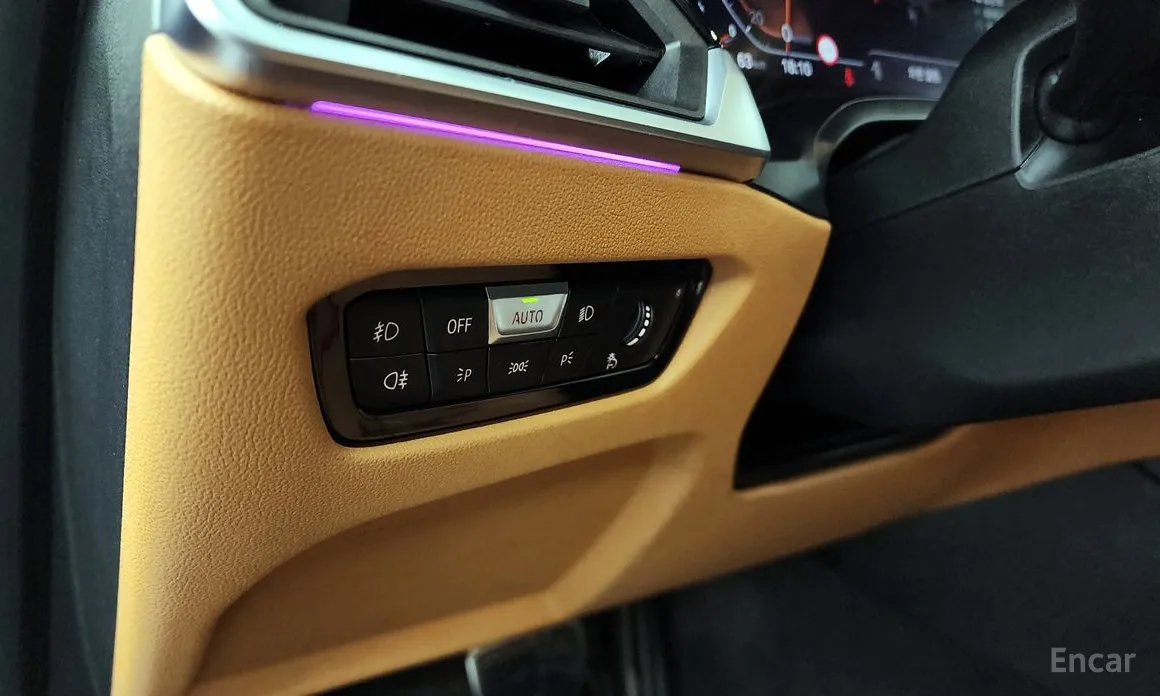 Photo 16 - BMW 3 Series