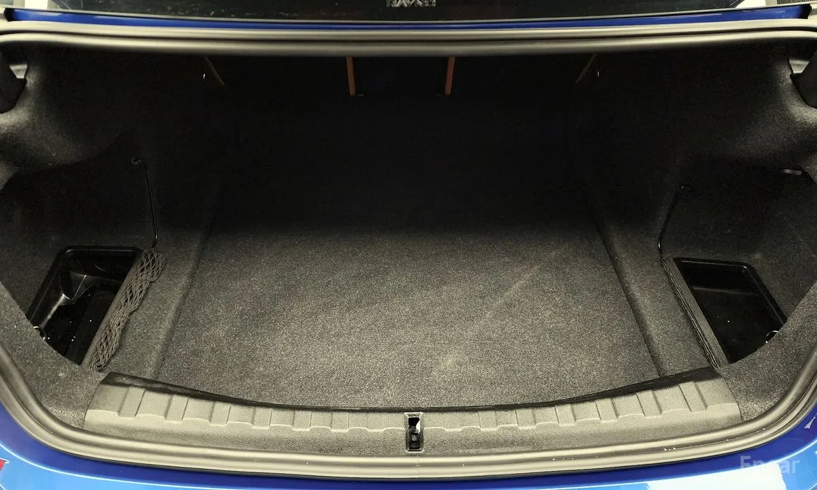 Photo 20 - BMW 3 Series