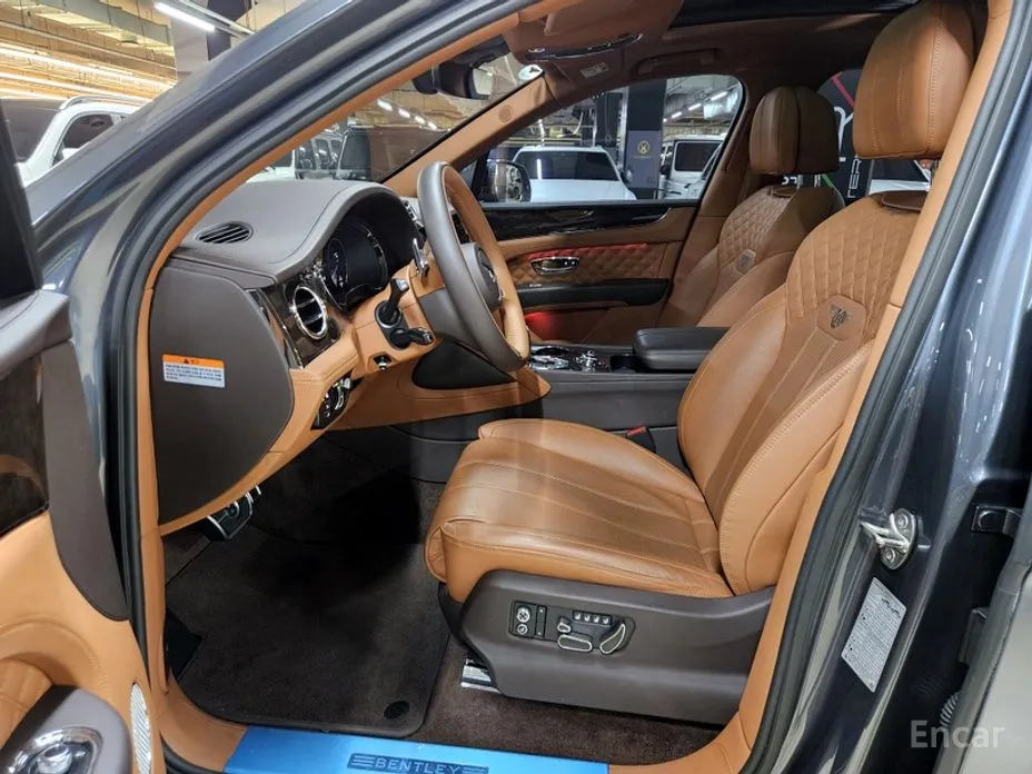 Фото 10 - Bentley Bentayga