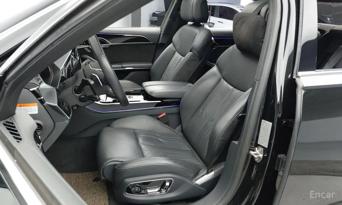 Фото 10 - Audi A8