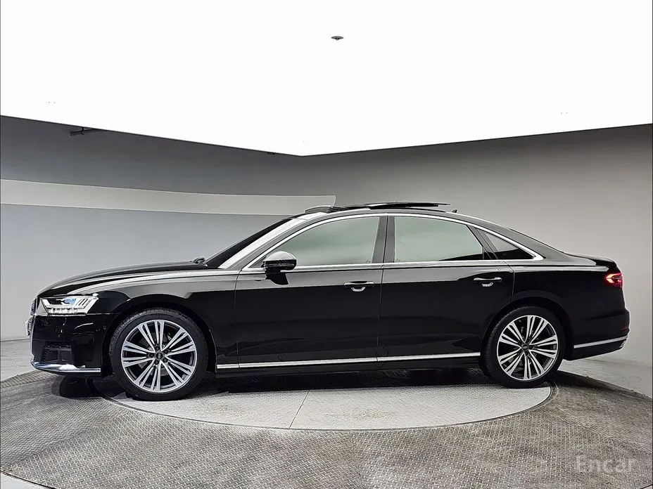 Фото 2 - Audi A8