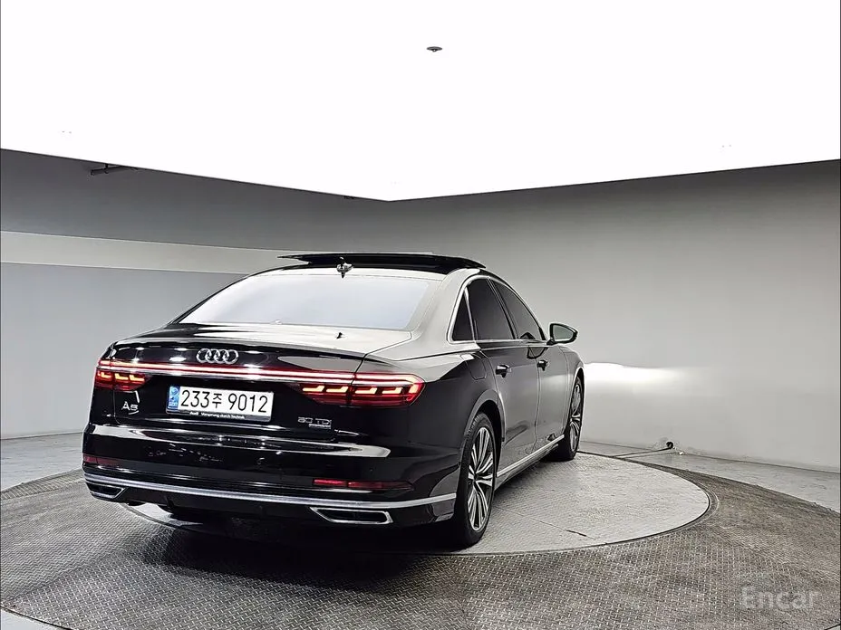 Фото 3 - Audi A8