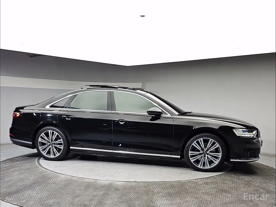Фото 4 - Audi A8