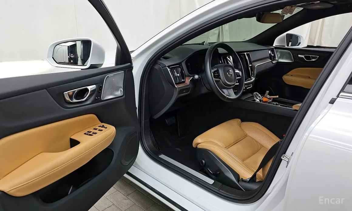 Фото 10 - Volvo S60